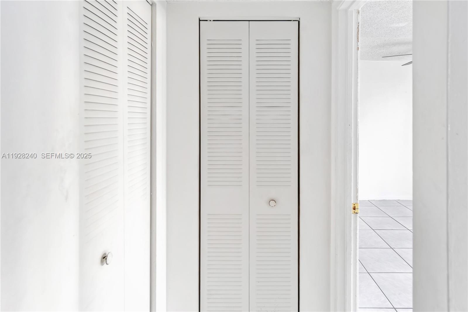 SAMARI LAKE EAST CONDO - Residential Lease