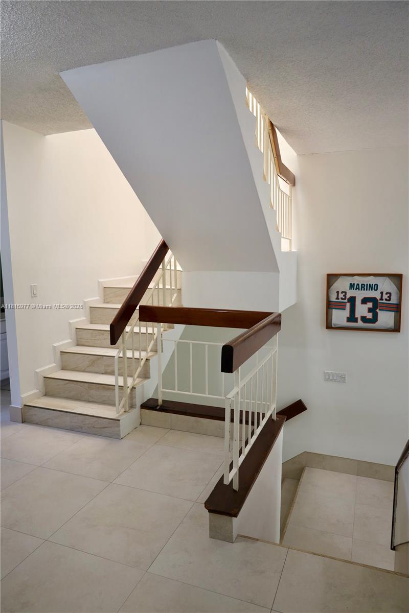 CASA BELLA VILLAS - Residential Lease