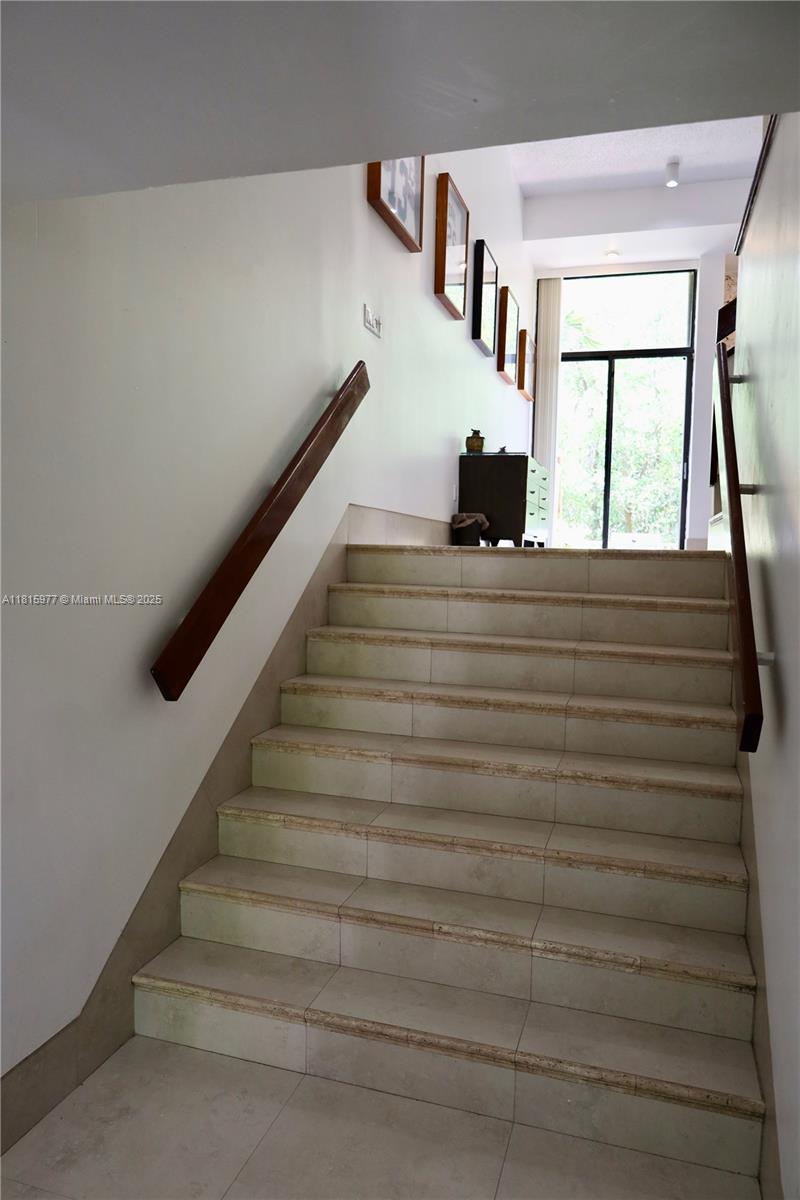 CASA BELLA VILLAS - Residential Lease