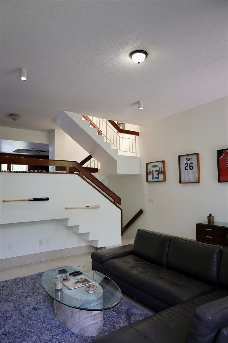 CASA BELLA VILLAS - Residential Lease