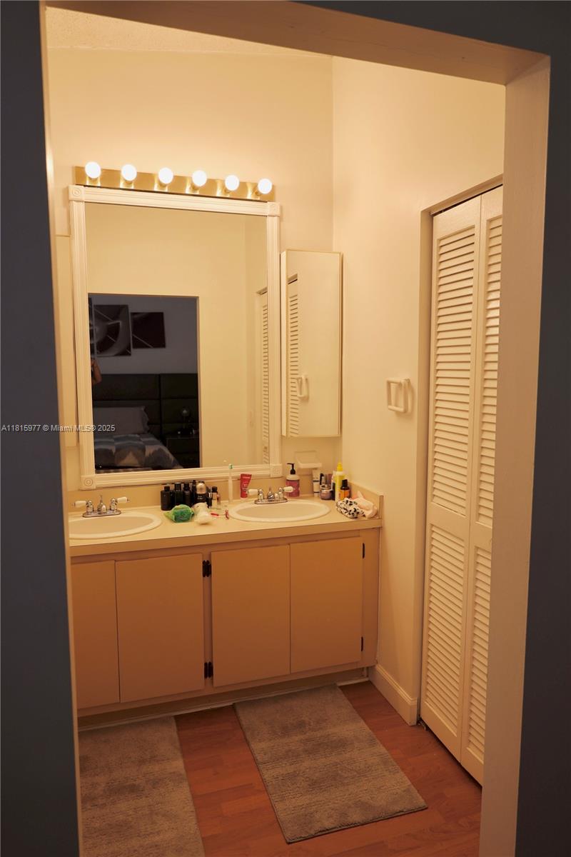 CASA BELLA VILLAS - Residential Lease