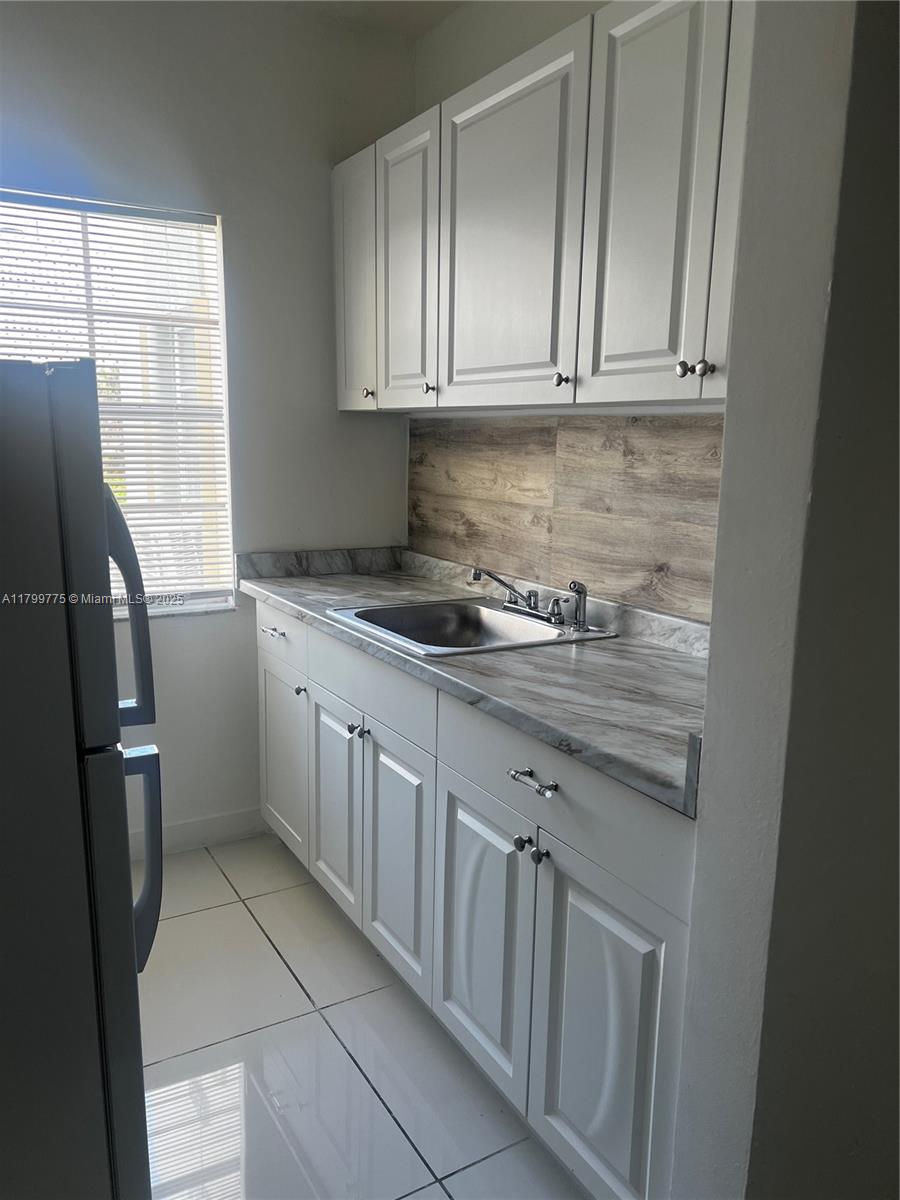 LINCOLN SUB - Residential Lease