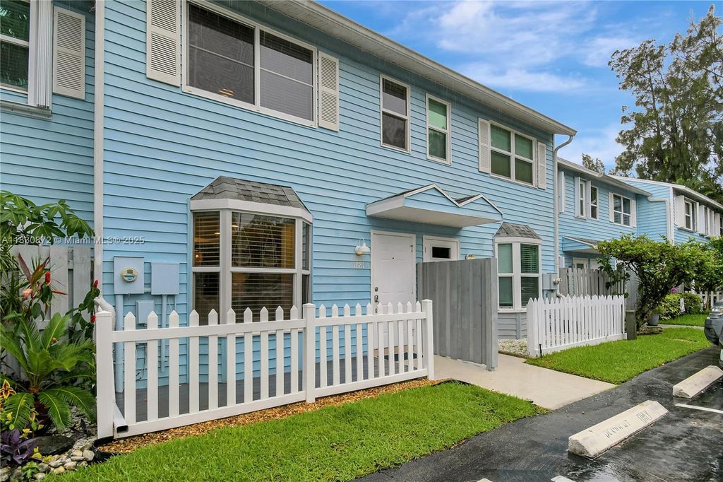 Photo of 1881 NE 15th Ave, Fort Lauderdale, FL 33305 (MLS # A11830872)