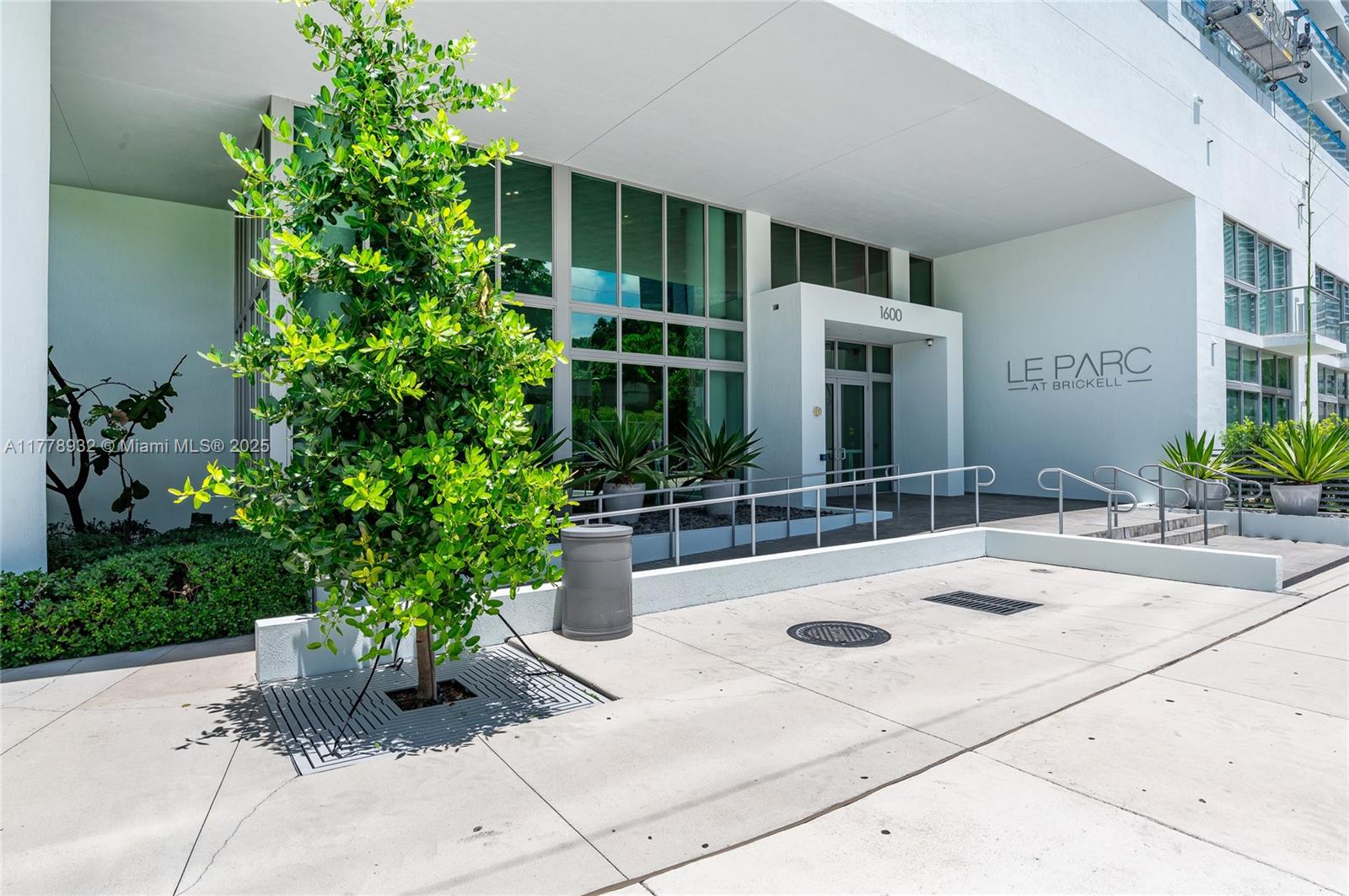 1600 SW 1st Ave 402