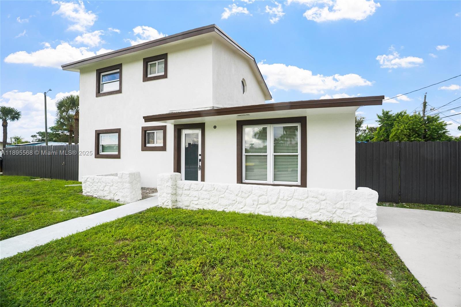 301 SW 12th Ave