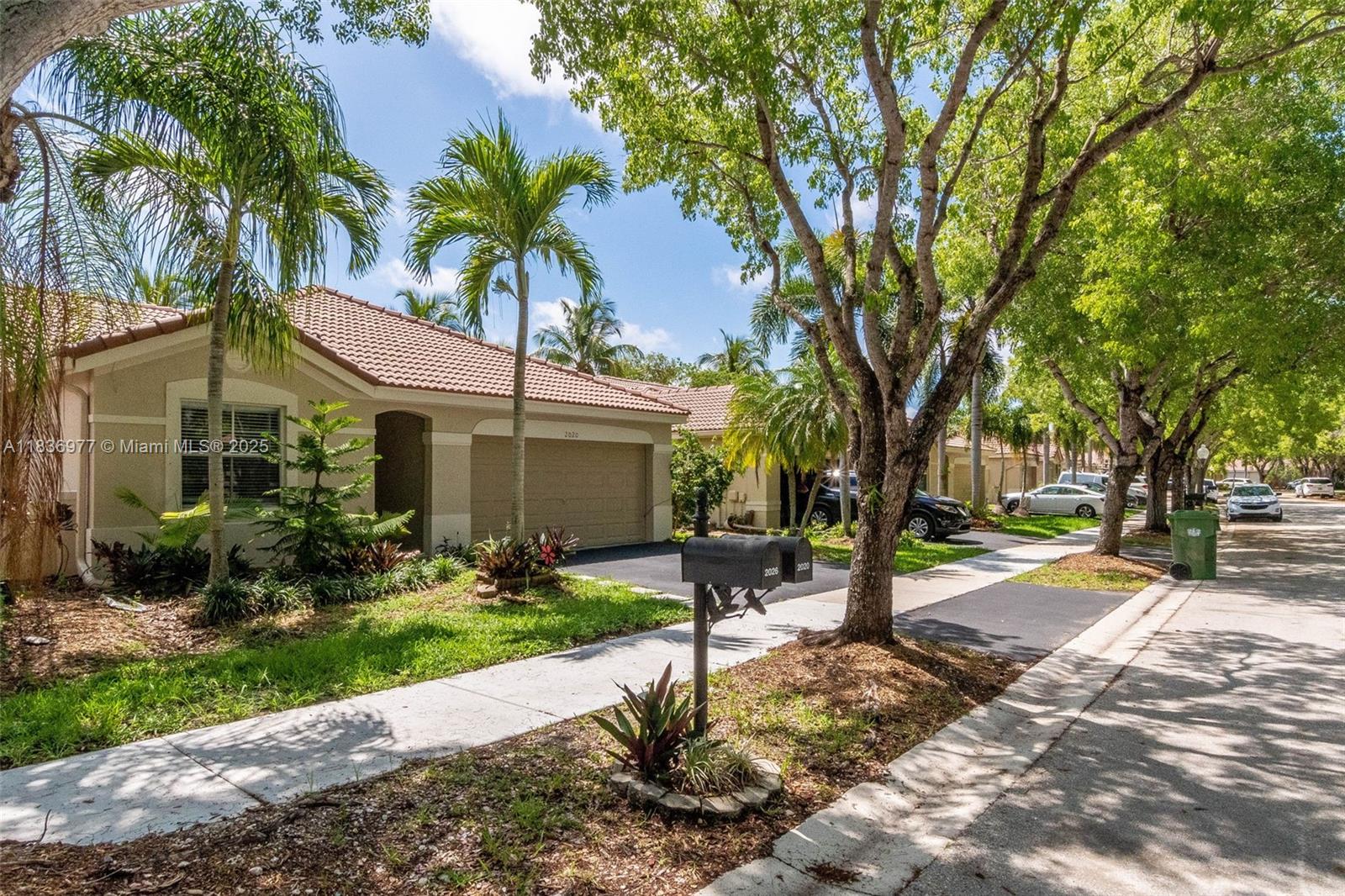 2020 Andromeda Ln, Weston, FL, 33327/$620,000 2 2020 Andromeda Ln