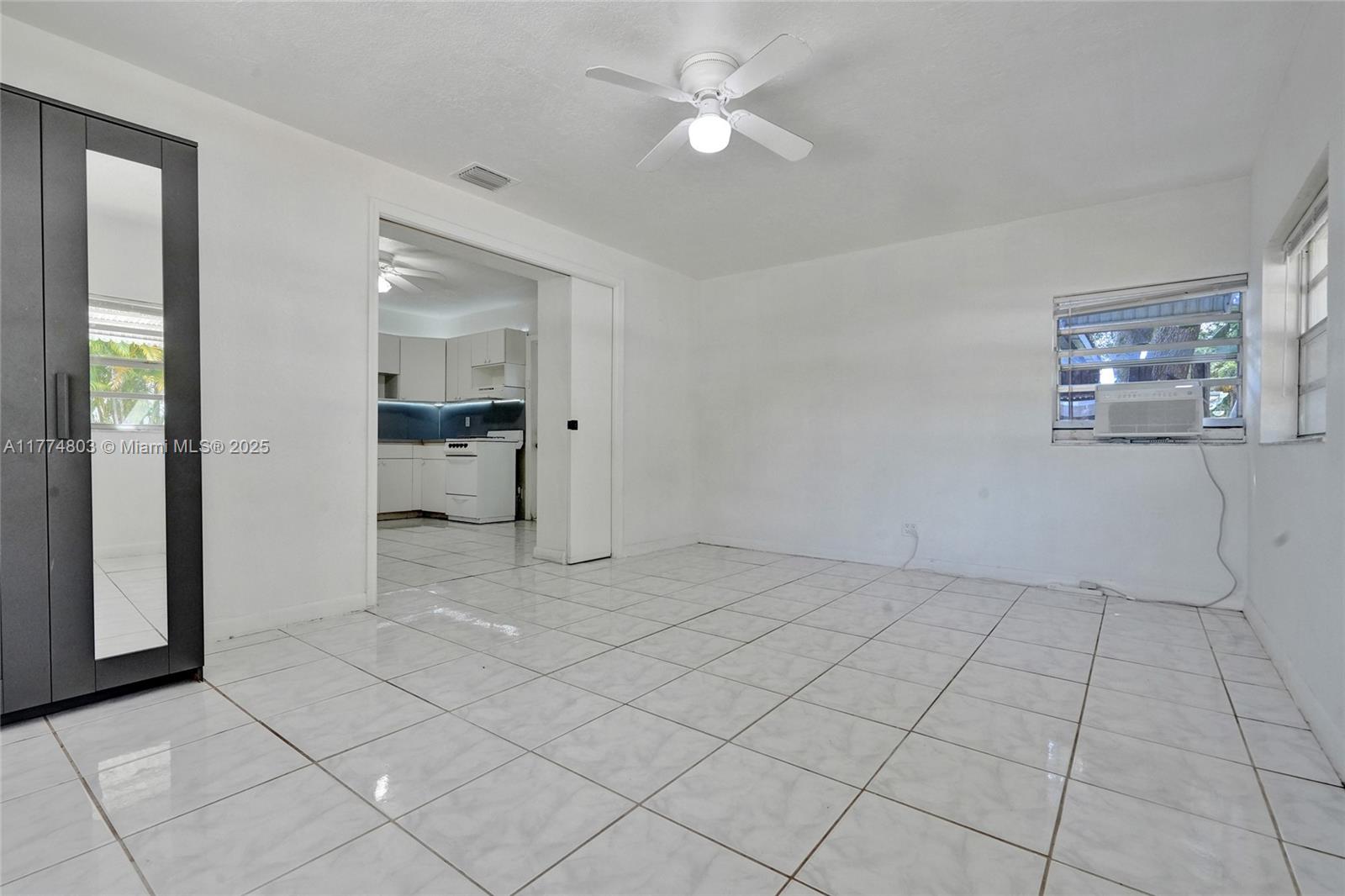 HOLLYWOOD PARK, OCEAN - Residential Income