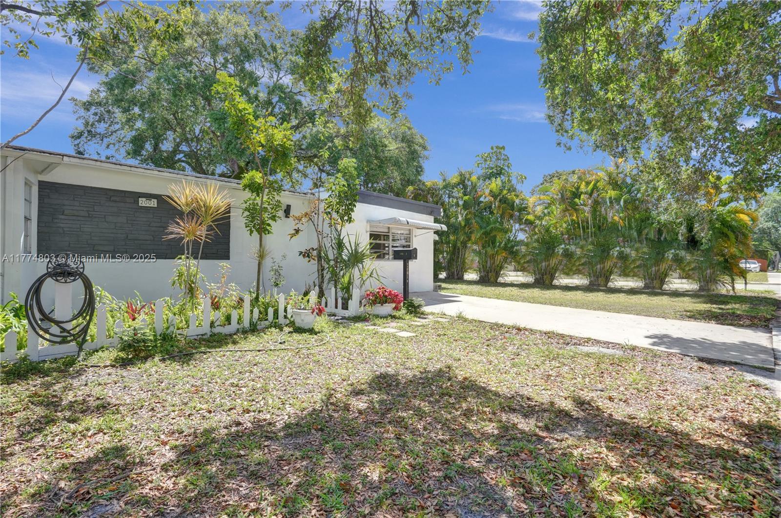 HOLLYWOOD PARK, OCEAN - Residential Income