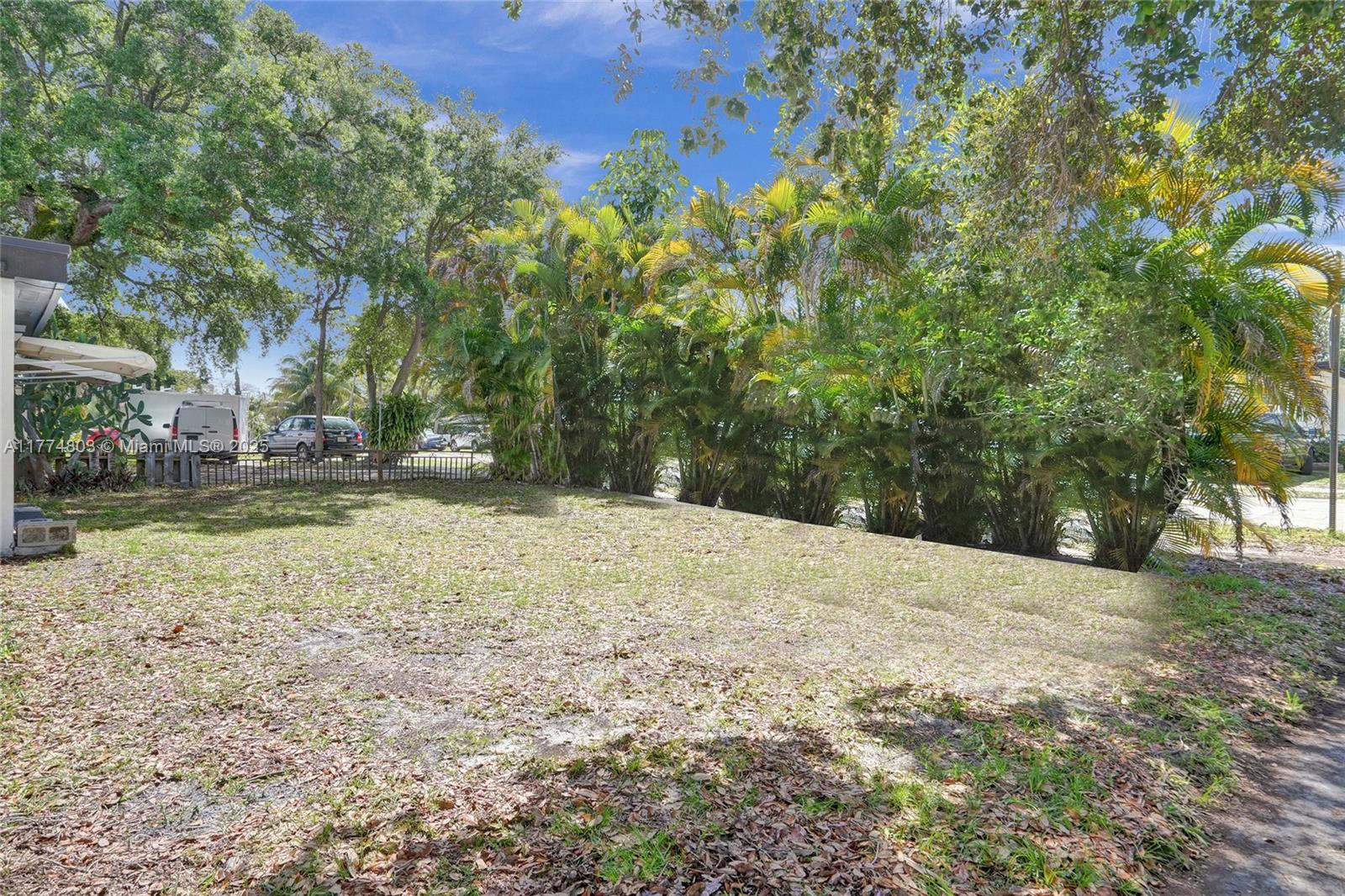 HOLLYWOOD PARK, OCEAN - Residential Income
