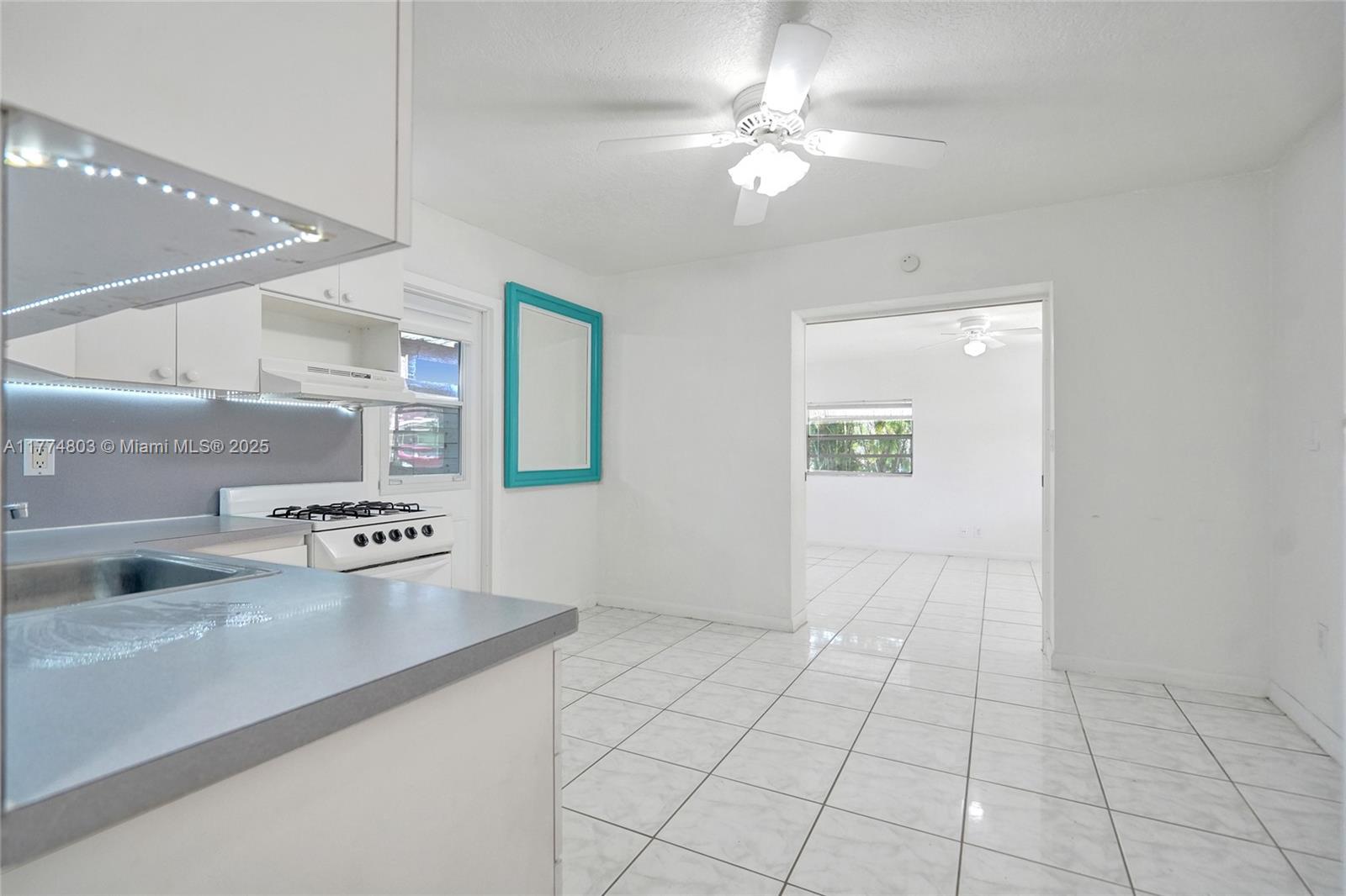 HOLLYWOOD PARK, OCEAN - Residential Income