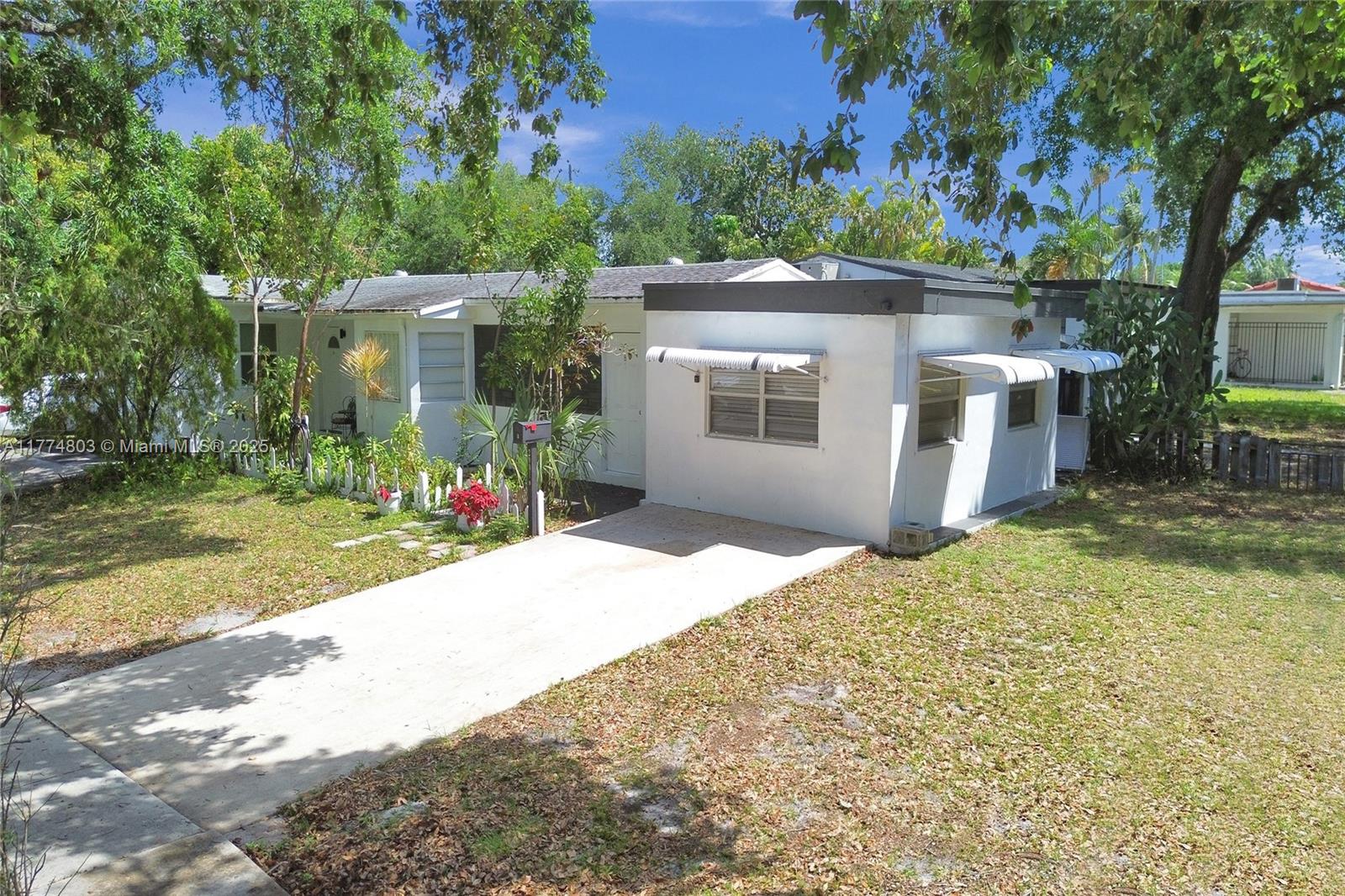 HOLLYWOOD PARK, OCEAN - Residential Income