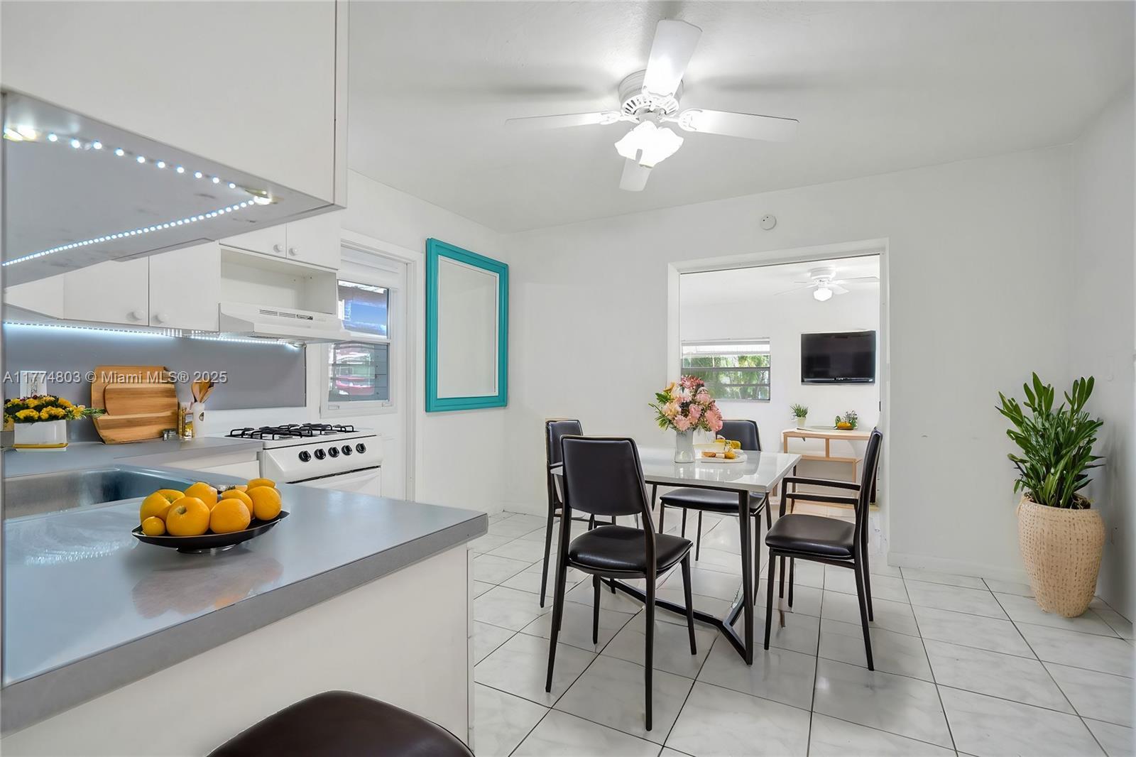 HOLLYWOOD PARK, OCEAN - Residential Income