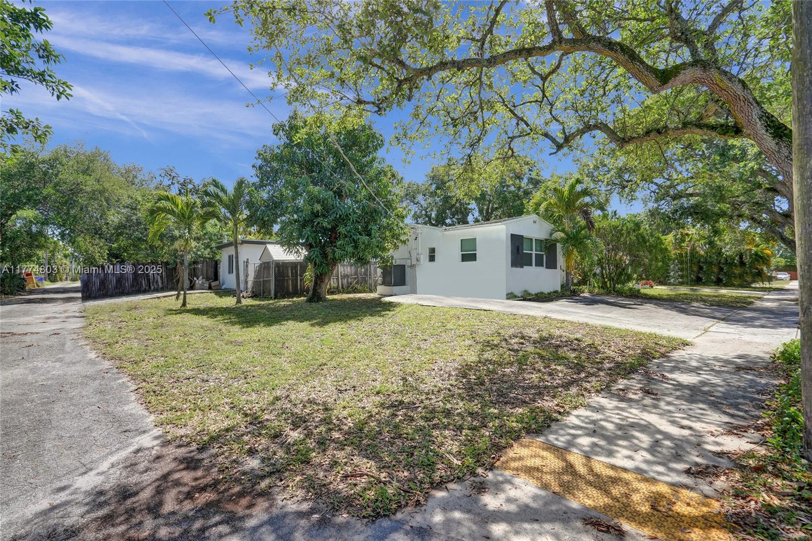 HOLLYWOOD PARK, OCEAN - Residential Income