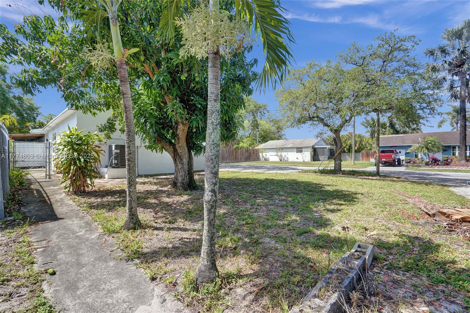 HOLLYWOOD PARK, OCEAN - Residential Income