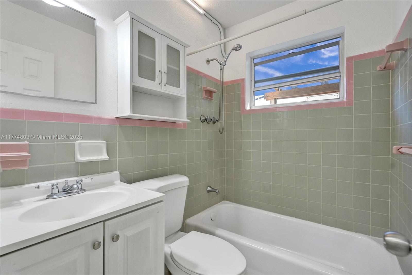 HOLLYWOOD PARK, OCEAN - Residential Income