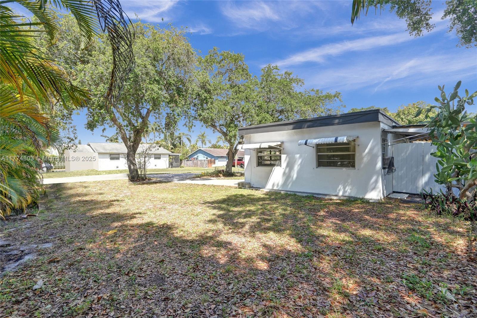 HOLLYWOOD PARK, OCEAN - Residential Income