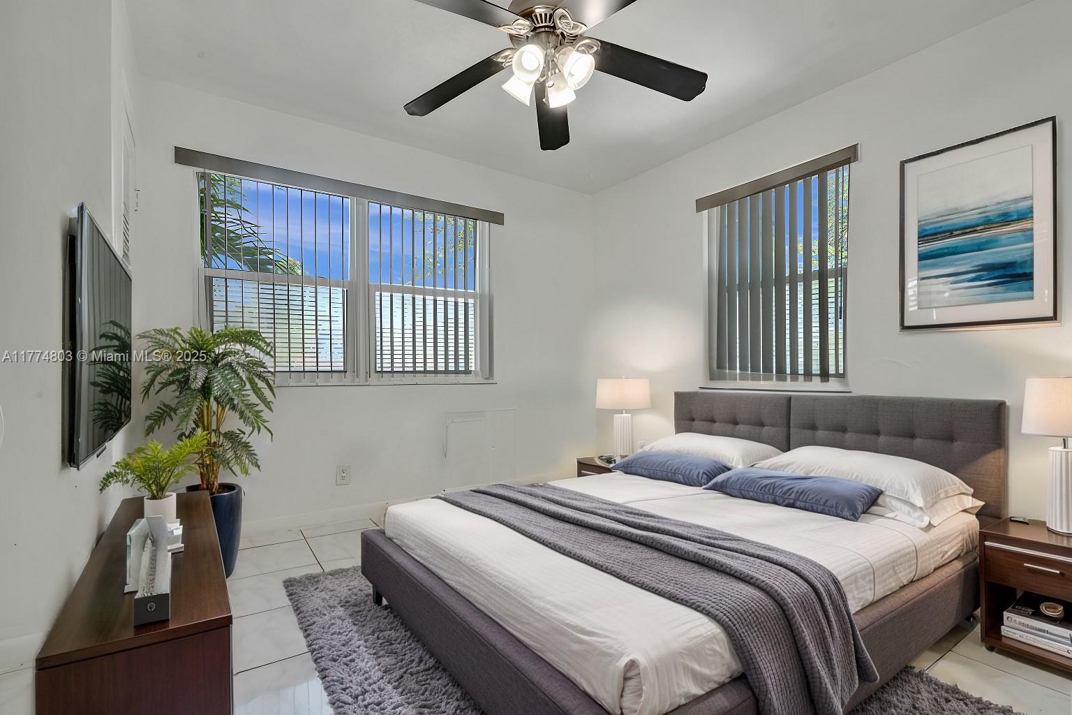 HOLLYWOOD PARK, OCEAN - Residential Income
