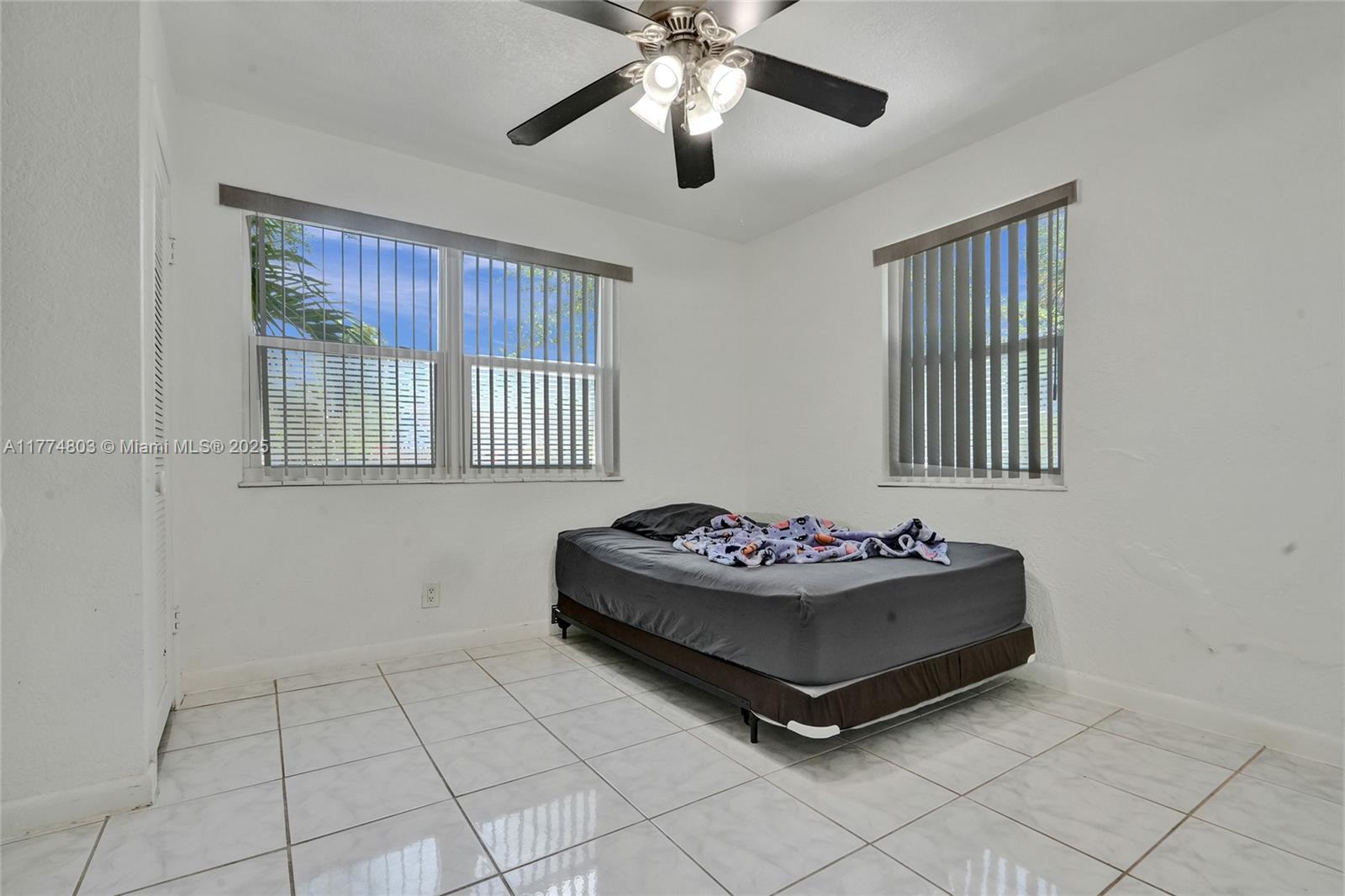 HOLLYWOOD PARK, OCEAN - Residential Income