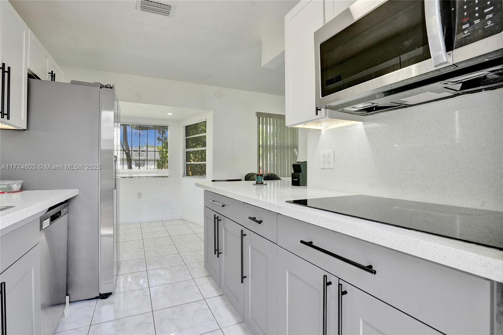 HOLLYWOOD PARK, OCEAN - Residential Income