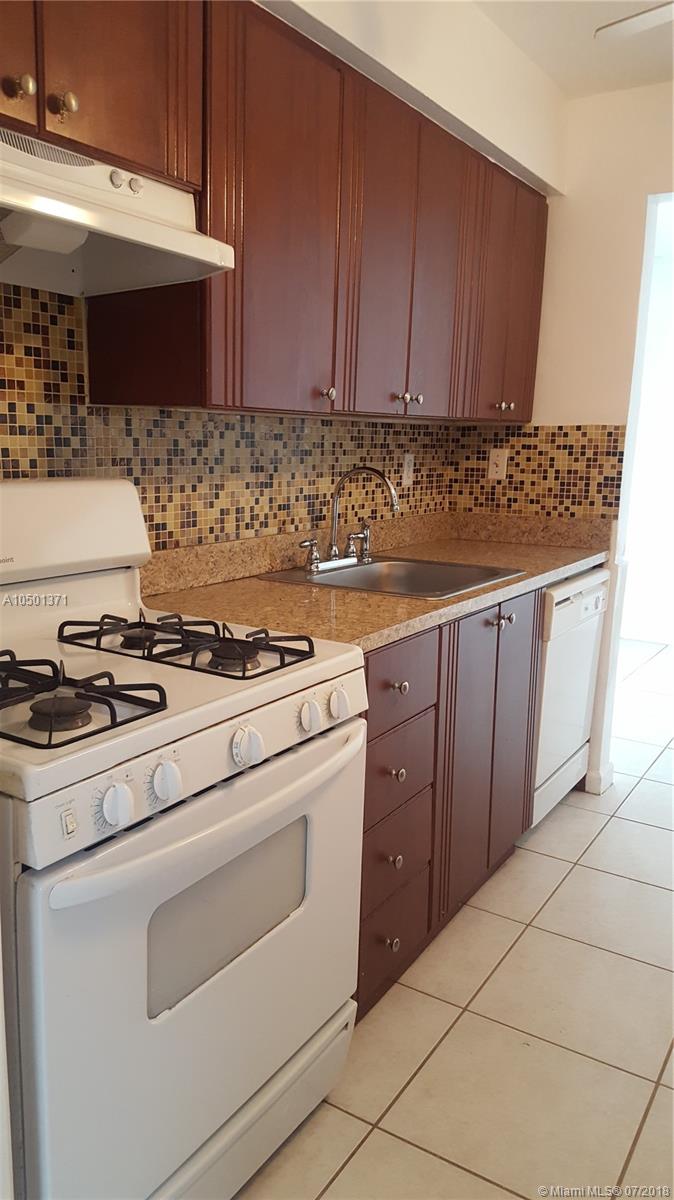 SUNRISE GOLF VILLAGE SEC - Residential Lease