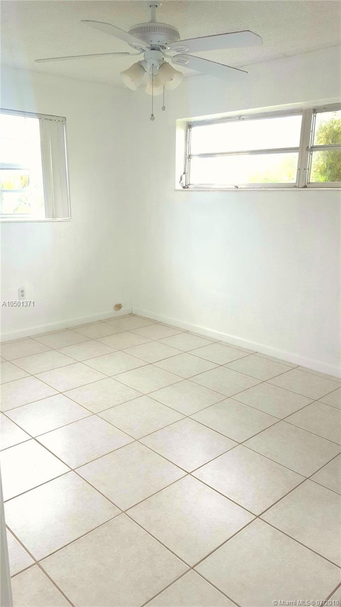 SUNRISE GOLF VILLAGE SEC - Residential Lease