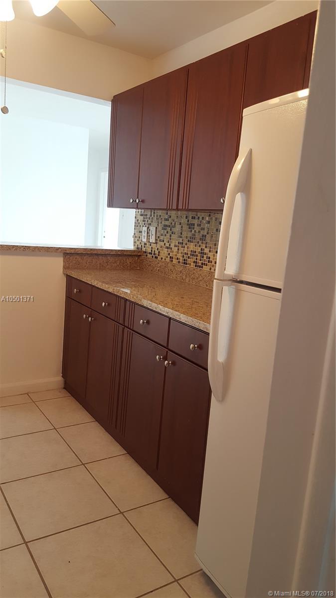 SUNRISE GOLF VILLAGE SEC - Residential Lease