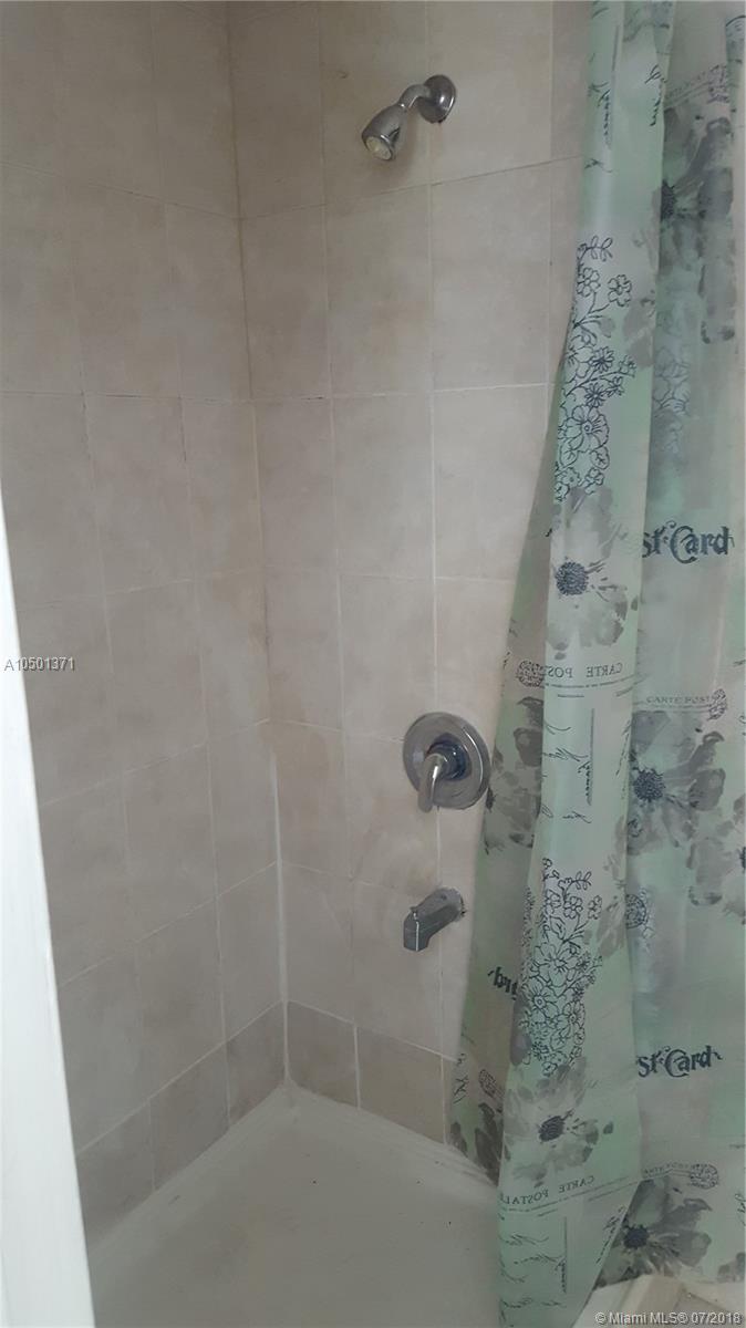 SUNRISE GOLF VILLAGE SEC - Residential Lease