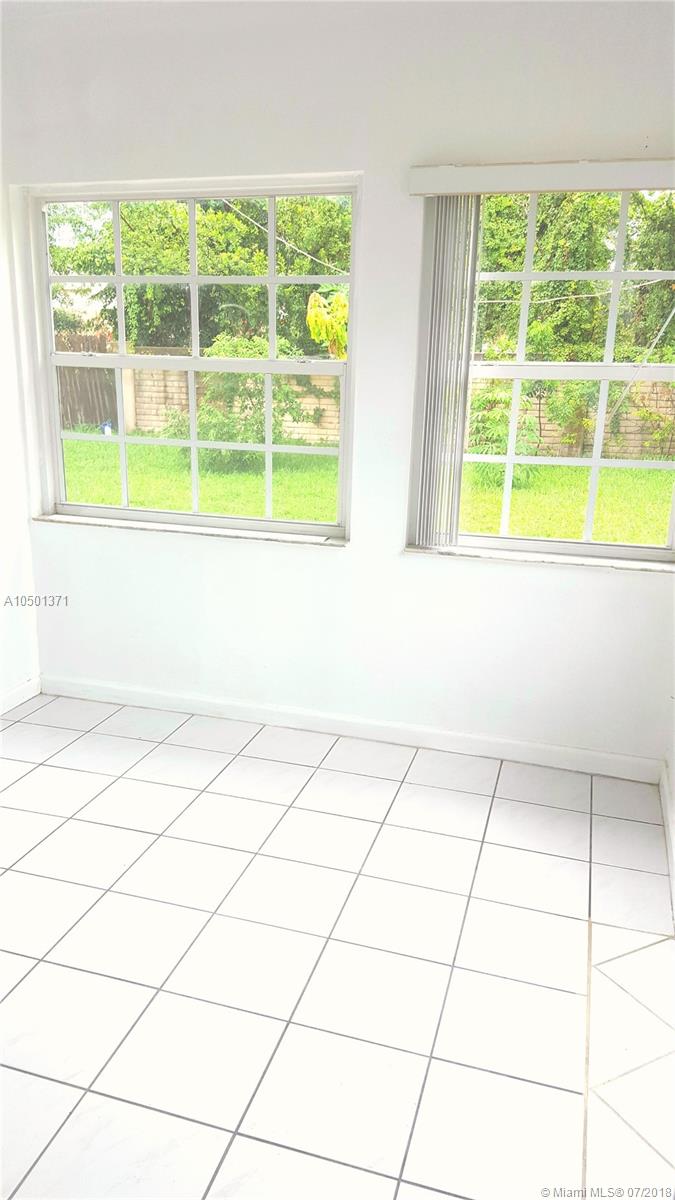 SUNRISE GOLF VILLAGE SEC - Residential Lease