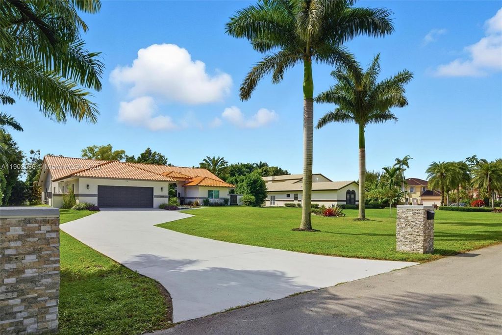 Photo of 12160 SW 2nd St, Plantation, FL 33325 (MLS # A11902586)