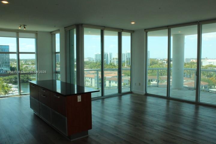 THE ATRIUM AT AVENTURA CO - Residential