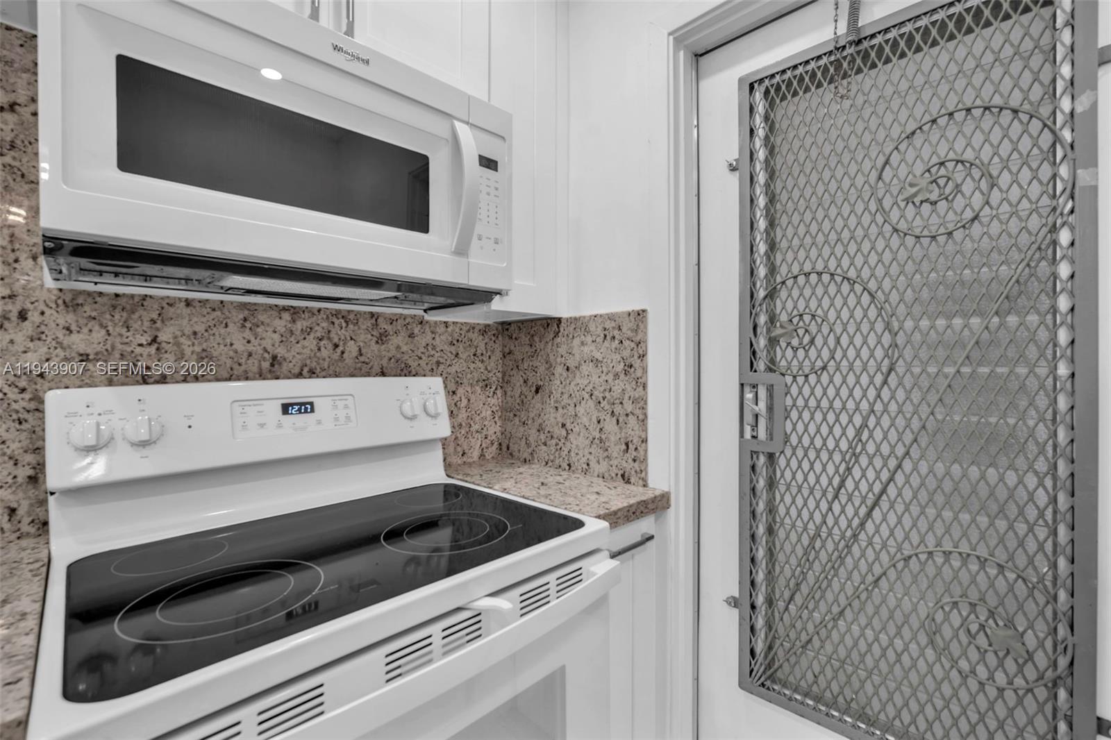 HILLCREST COUNTRY CLUB AP - Residential