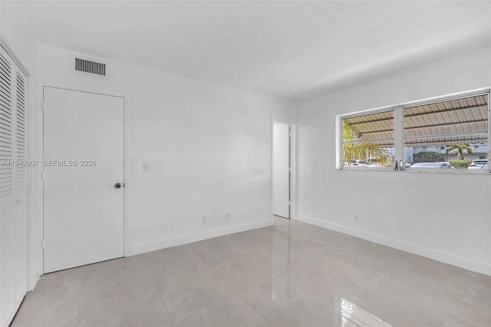 HILLCREST COUNTRY CLUB AP - Residential