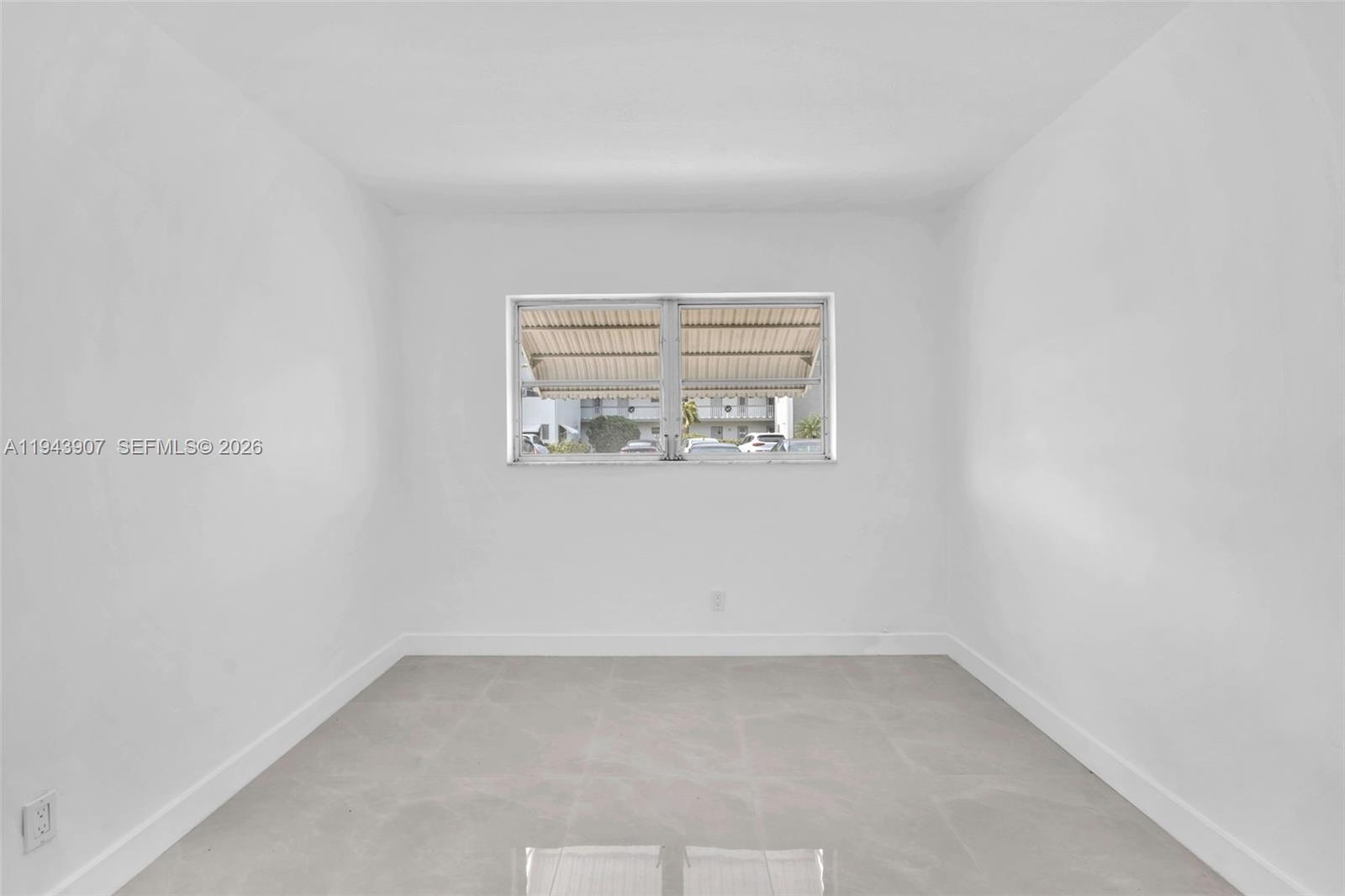 HILLCREST COUNTRY CLUB AP - Residential