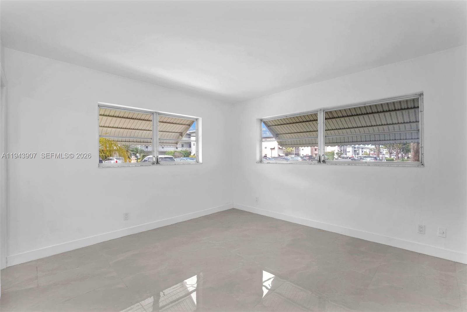 HILLCREST COUNTRY CLUB AP - Residential