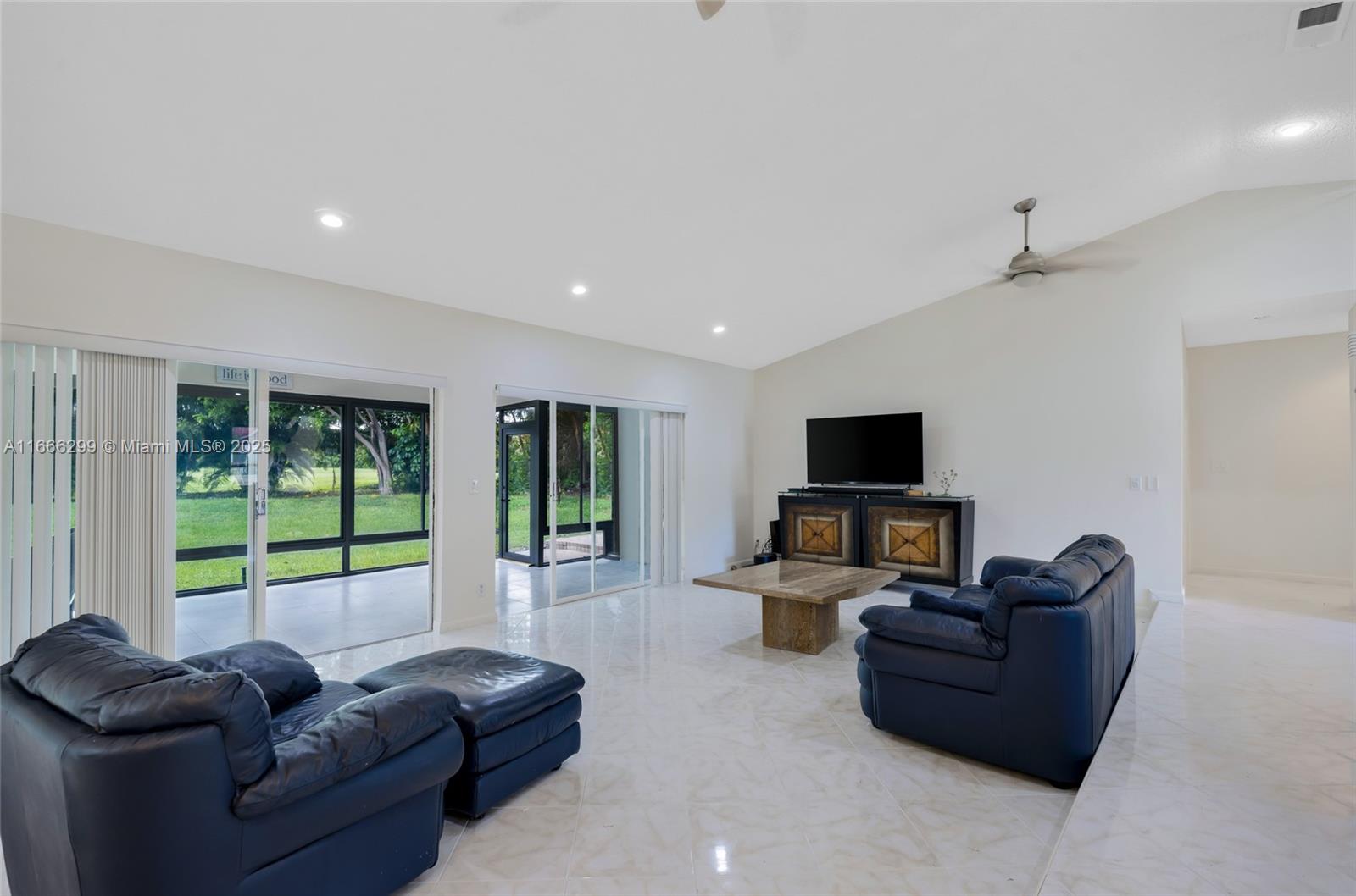 VILLAS DEL MAR UNIT 1 - Residential