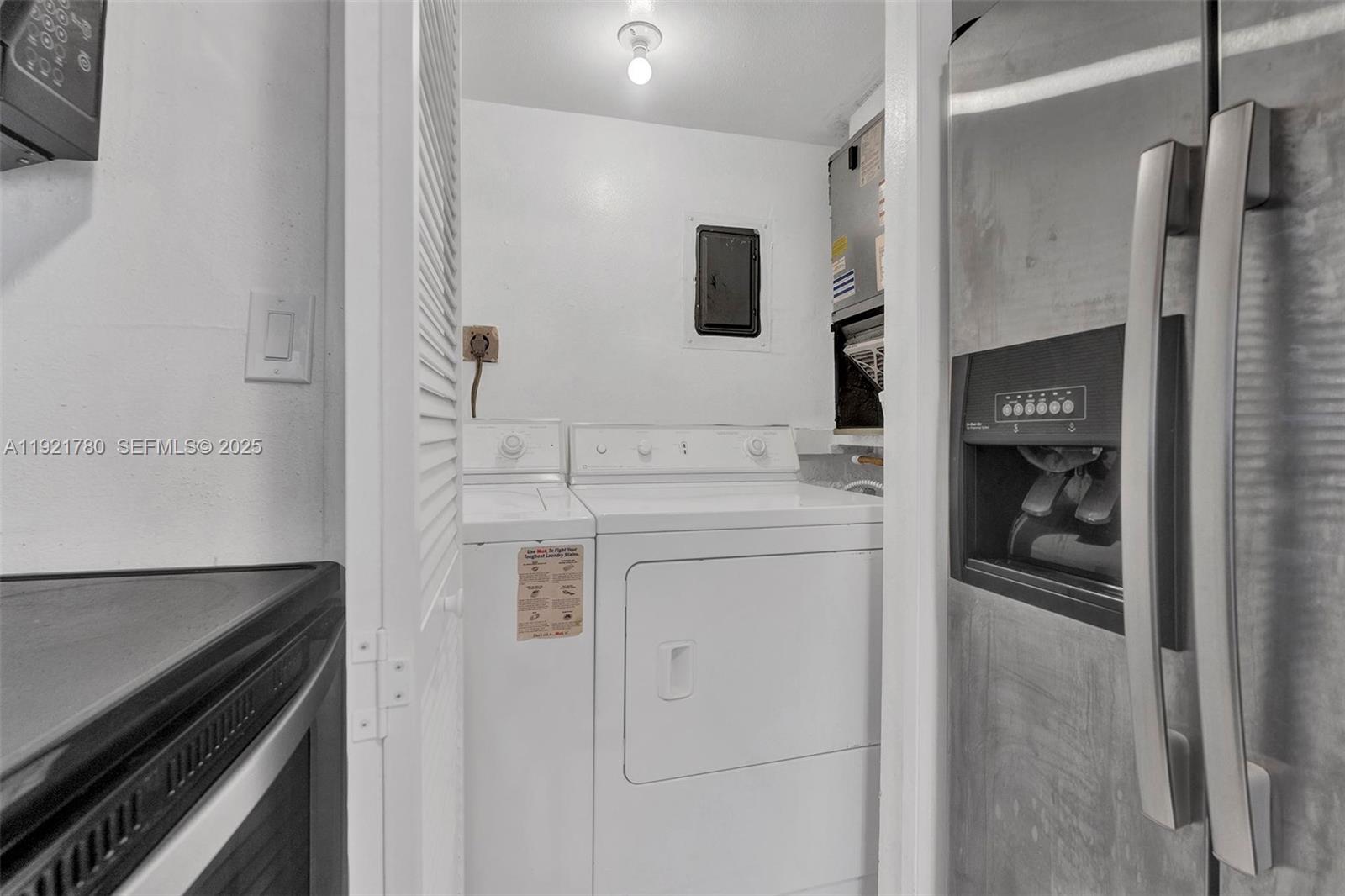 BUILDING NINE OF RACQUET - Residential Lease