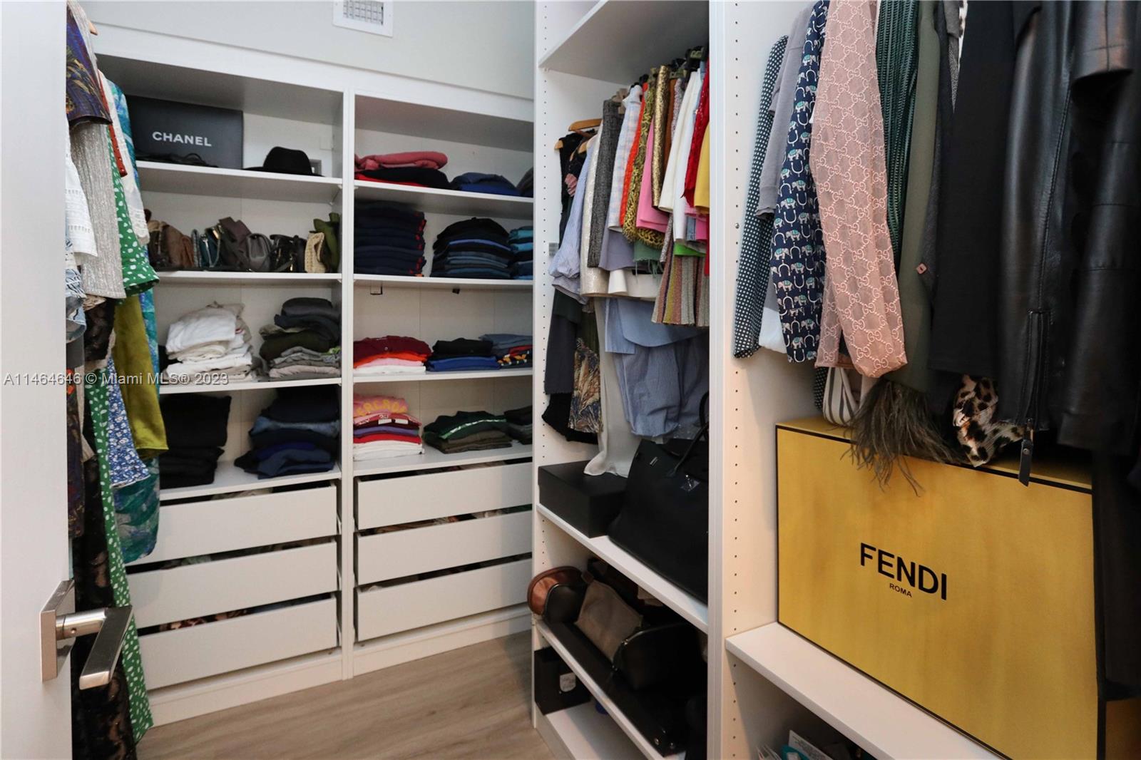 Miami Beach, Florida 33140, United States, 4 Bedrooms Bedrooms, ,3 BathroomsBathrooms,Residential,Active,69920