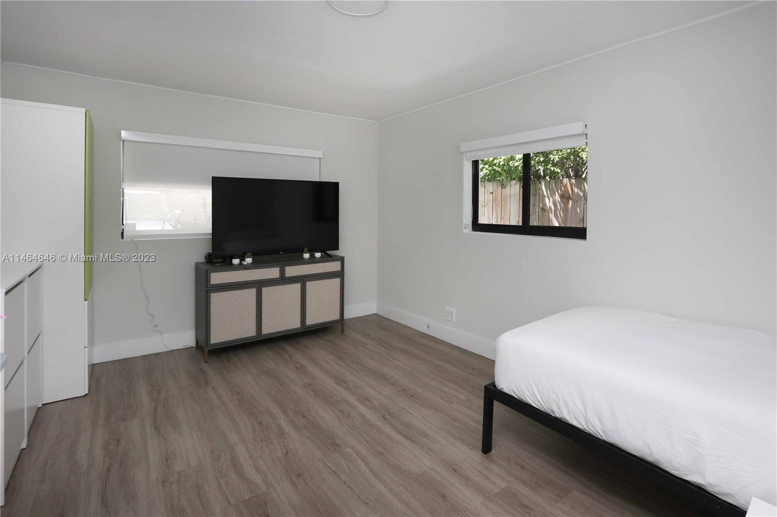 Miami Beach, Florida 33140, United States, 4 Bedrooms Bedrooms, ,3 BathroomsBathrooms,Residential,Active,69920