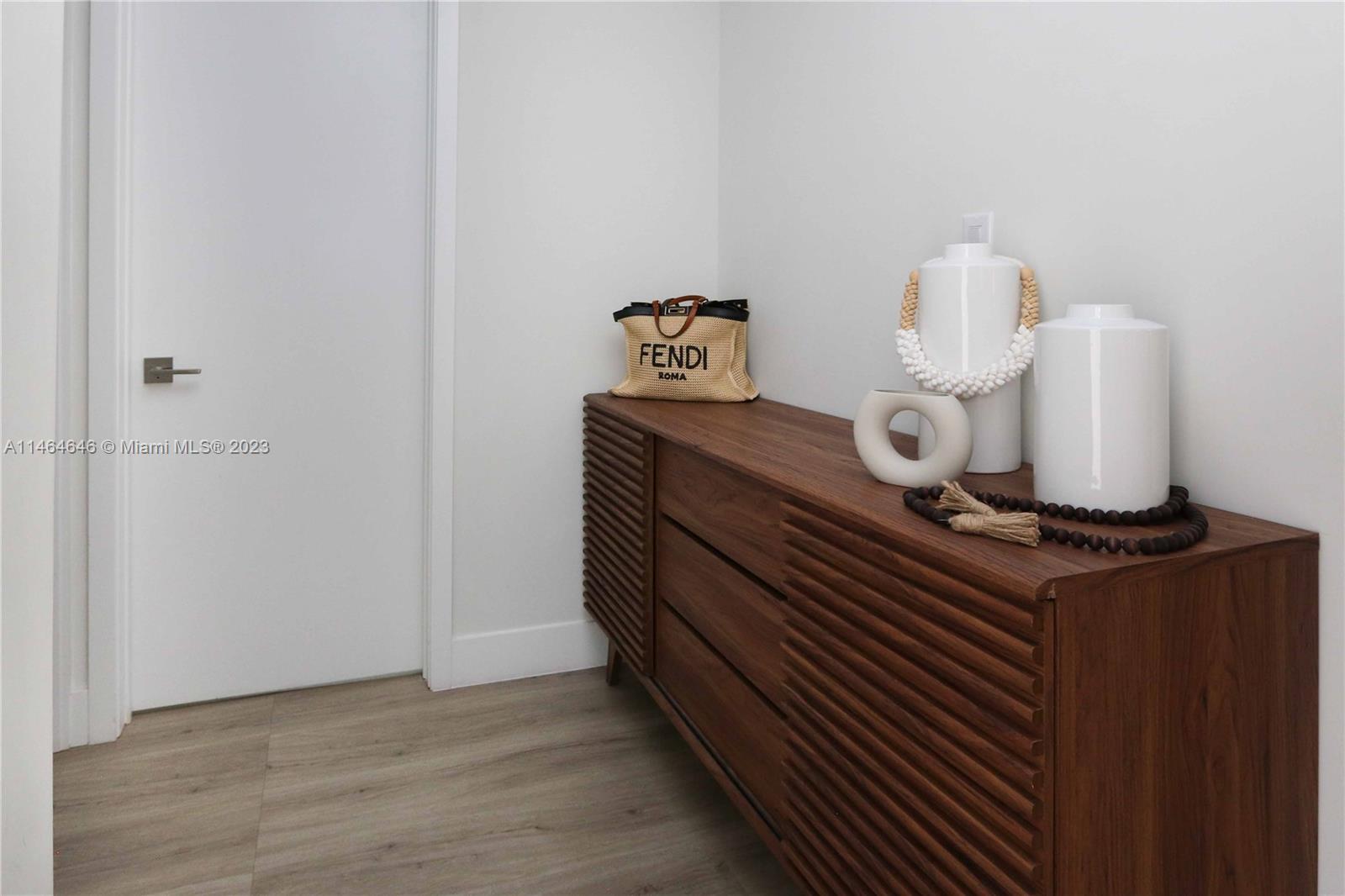 Miami Beach, Florida 33140, United States, 4 Bedrooms Bedrooms, ,3 BathroomsBathrooms,Residential,Active,69920