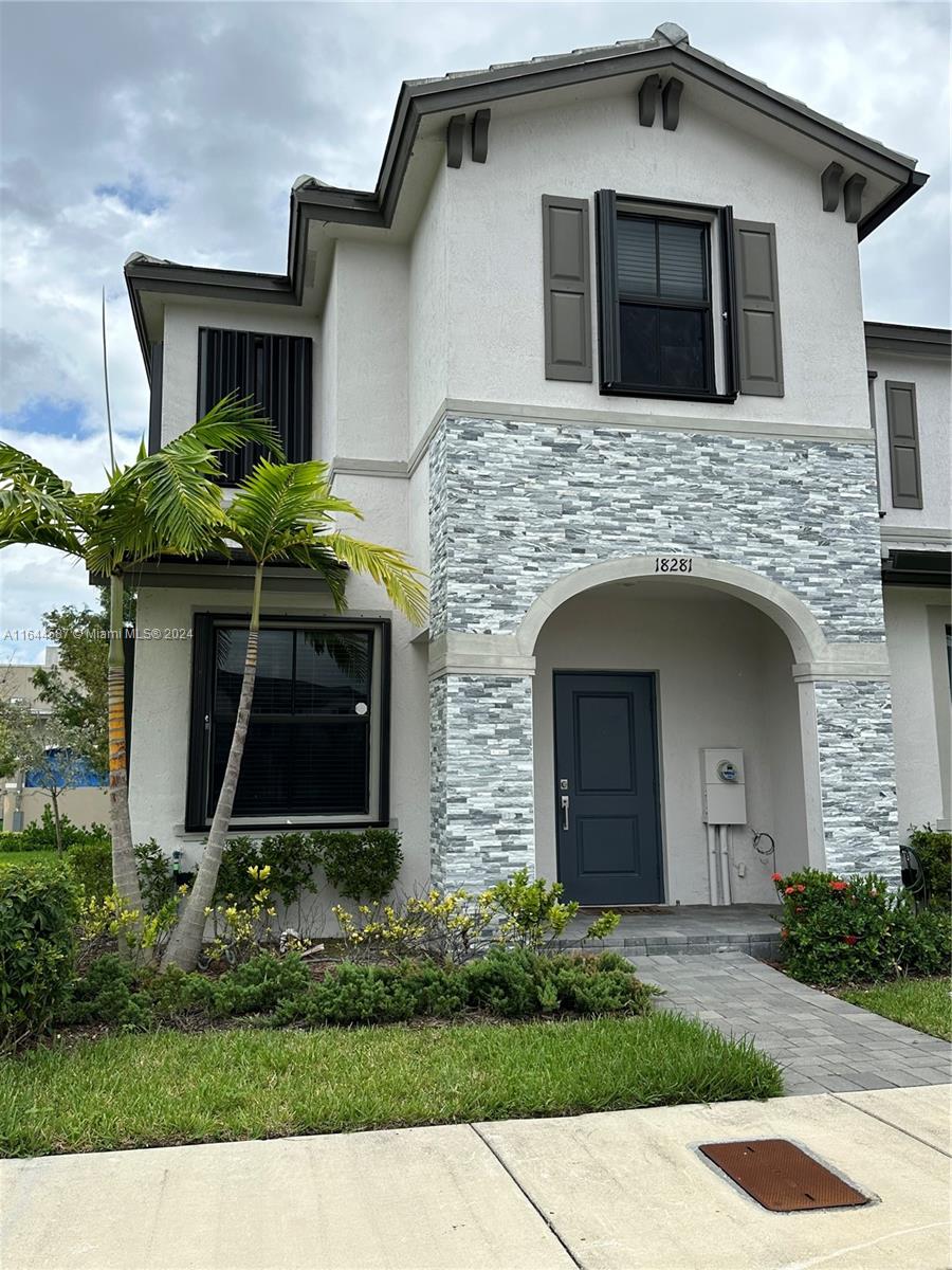 View Miami, FL 33187 townhome