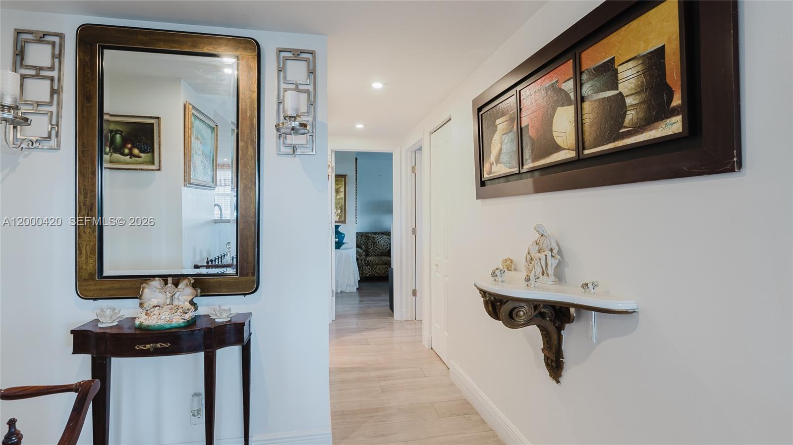 HILLCREST EAST NO 25 COND - Residential