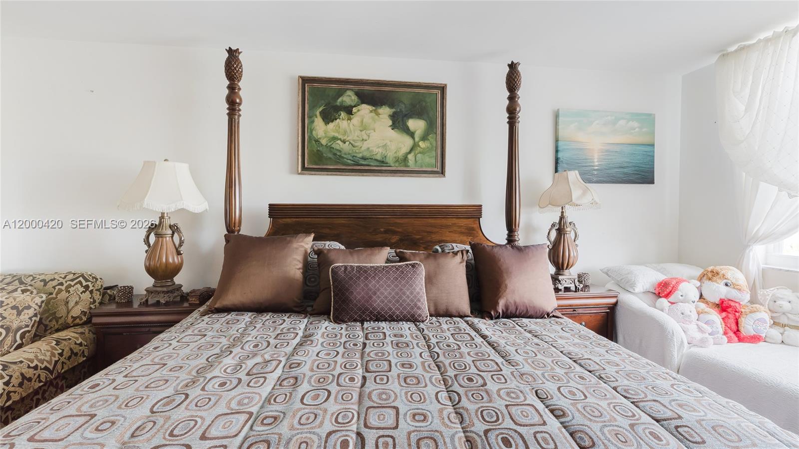 HILLCREST EAST NO 25 COND - Residential