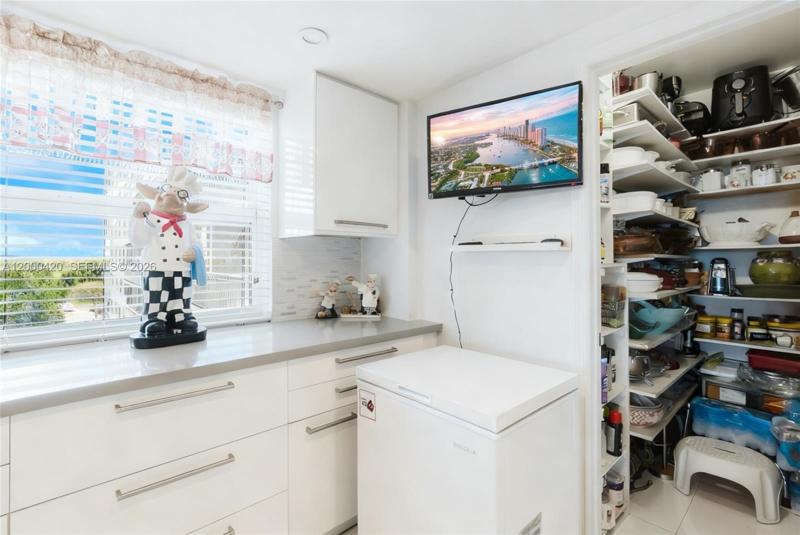 HILLCREST EAST NO 25 COND - Residential