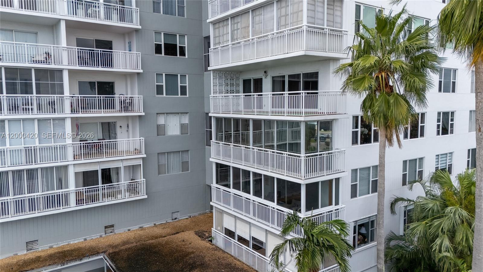 HILLCREST EAST NO 25 COND - Residential