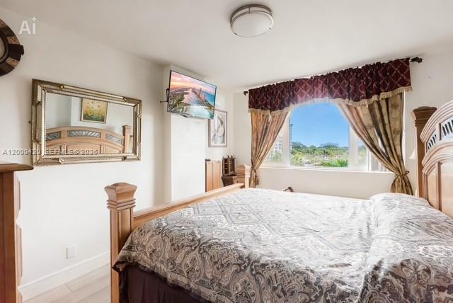 HILLCREST EAST NO 25 COND - Residential