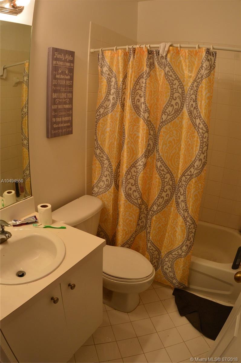 VILLAS AT CARMEL CONDO NO - Residential