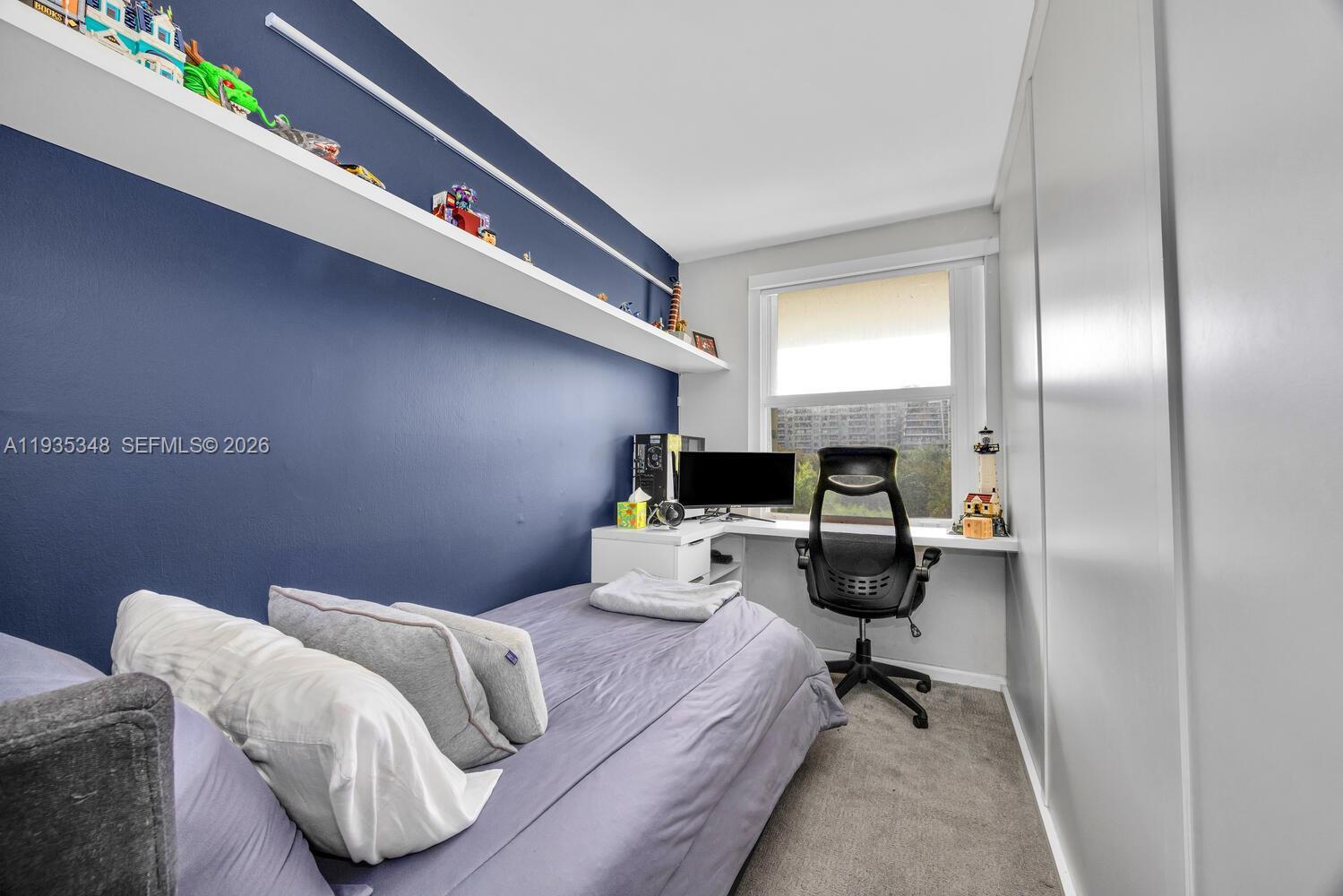 COMMODORE CLUB WEST CONDO - Residential