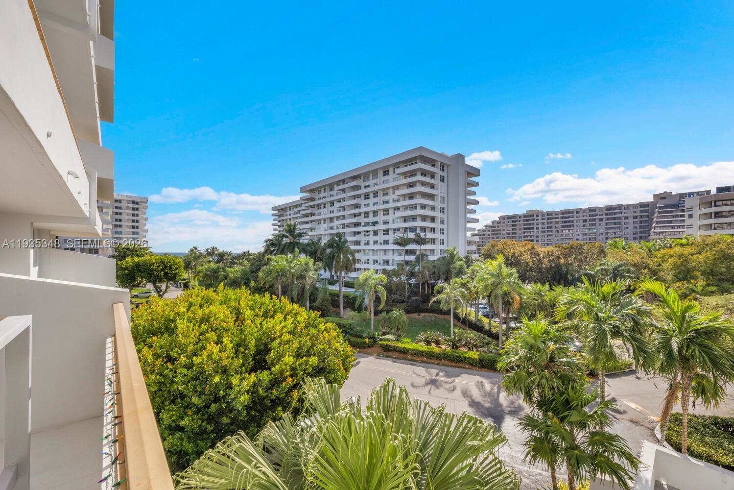 COMMODORE CLUB WEST CONDO - Residential