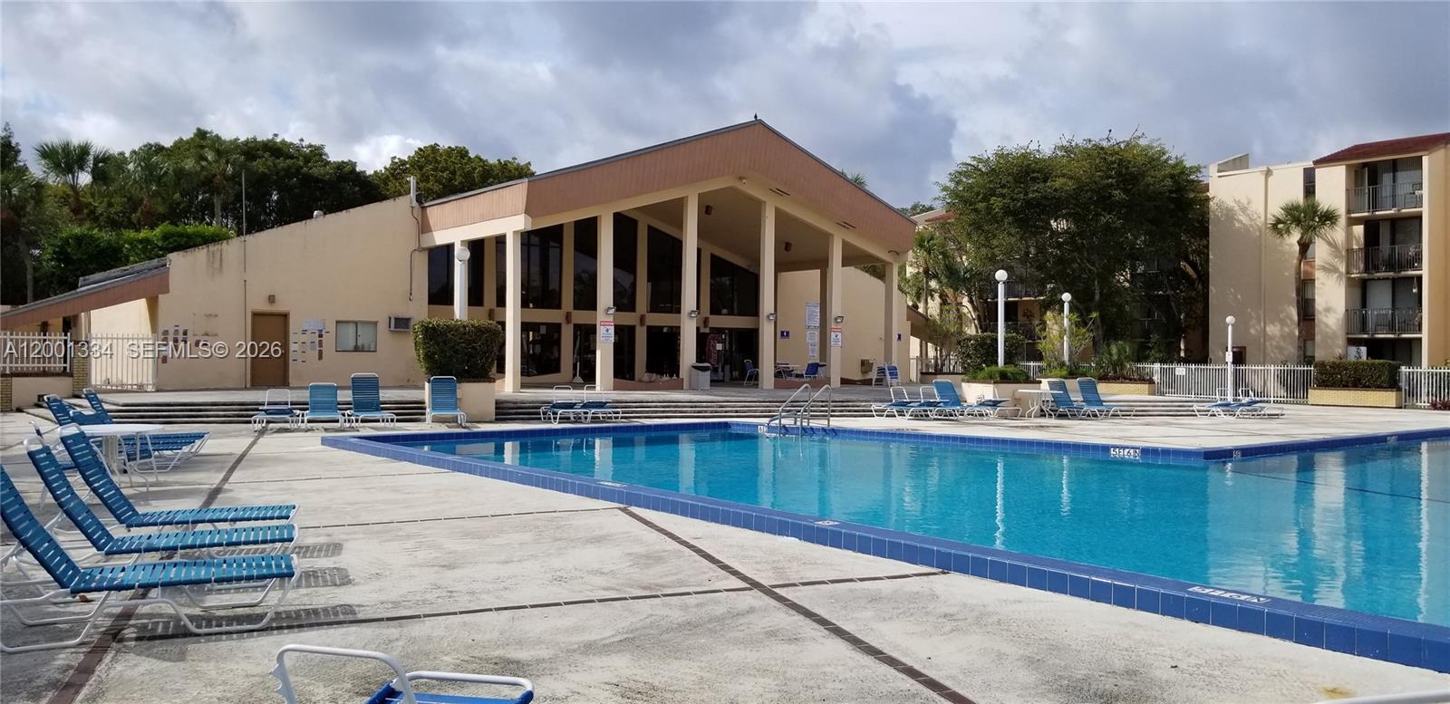 PROMENADE AT KENDALE LAKE - Residential