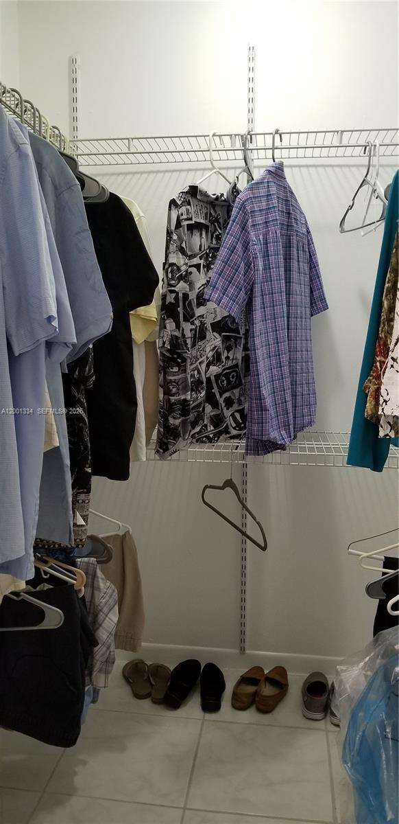 PROMENADE AT KENDALE LAKE - Residential